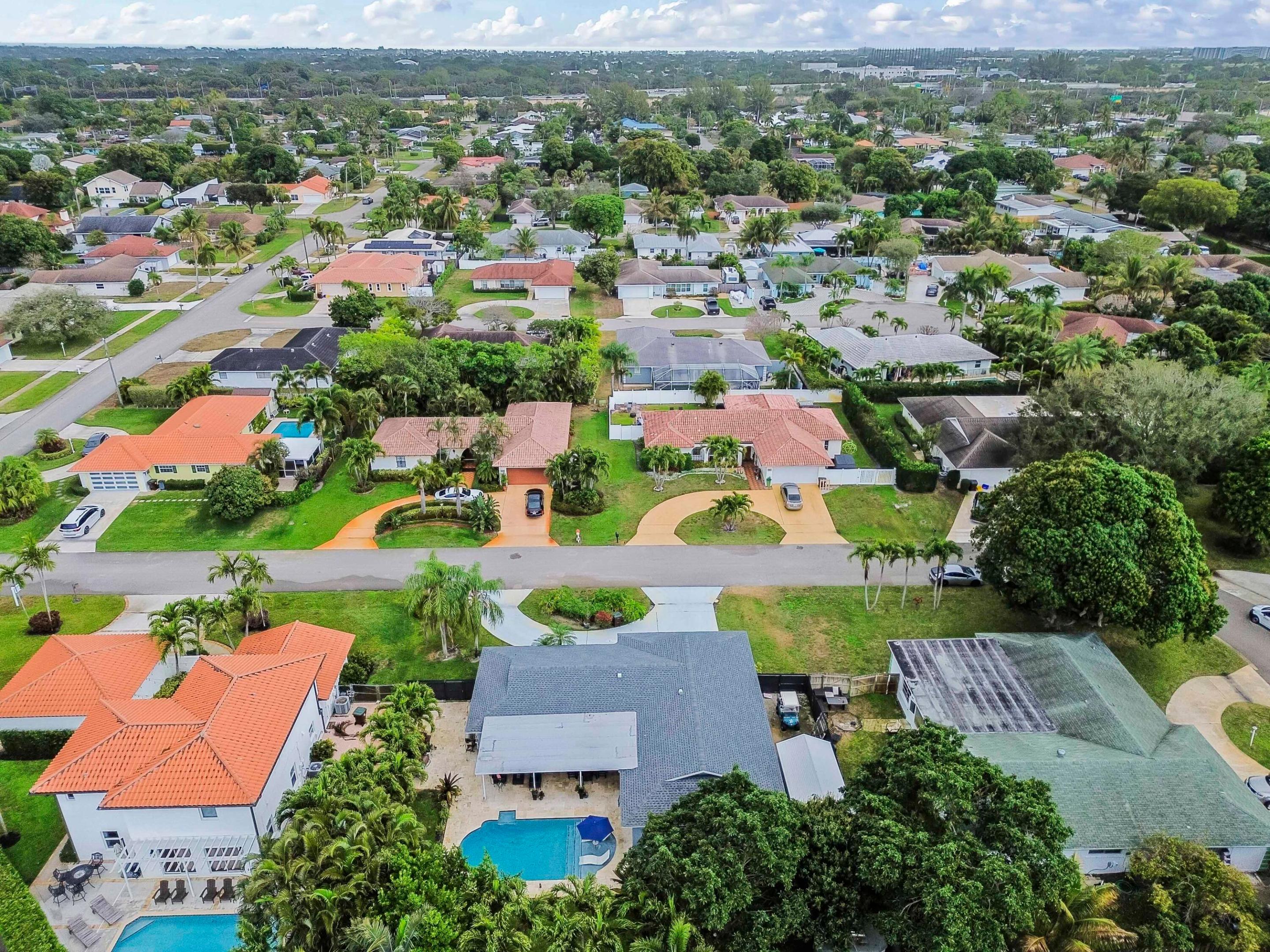 Lake Clarke Shores - FLA MANGO ESTATES - Residential