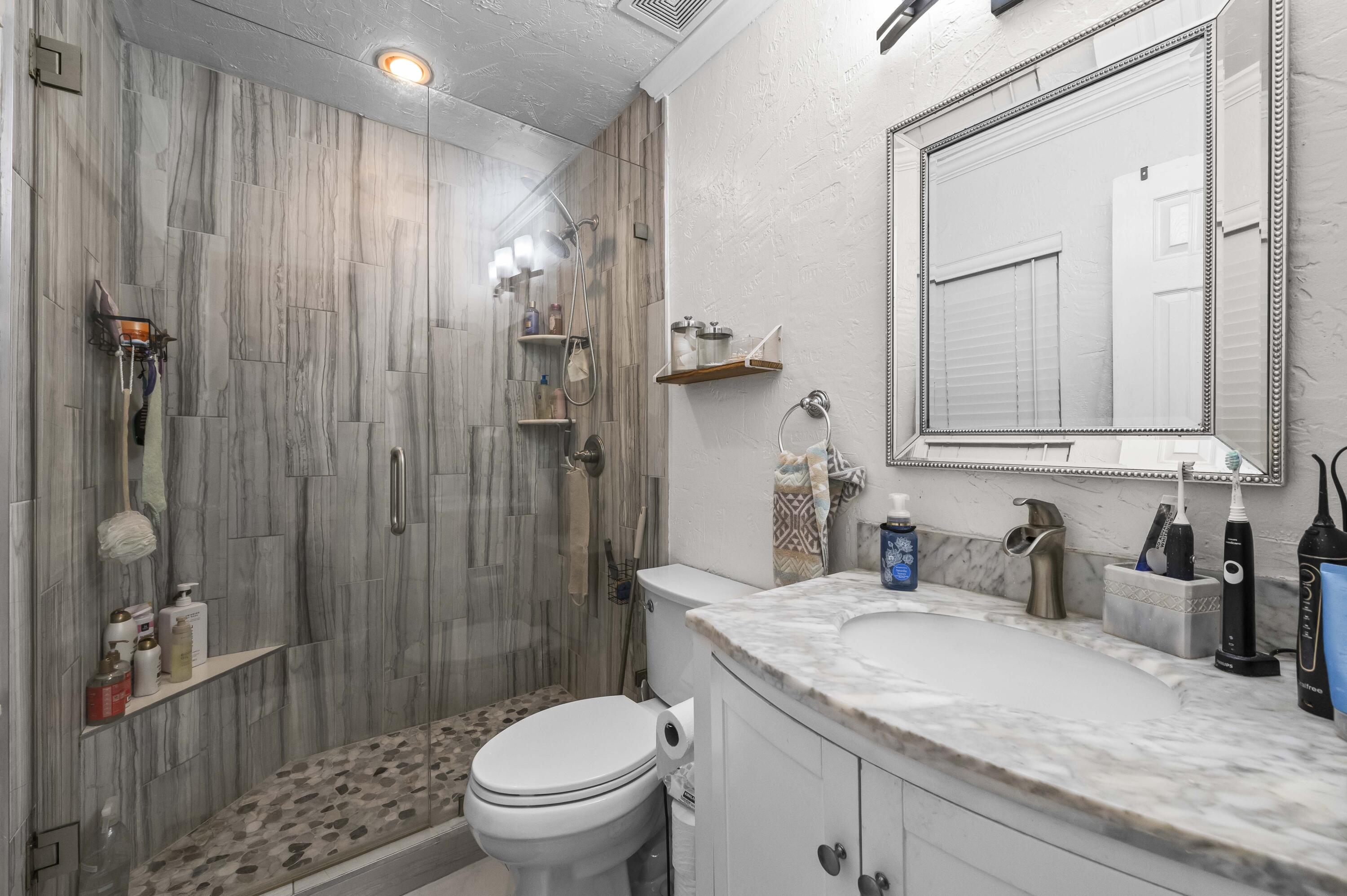 Lake Clarke Shores - FLA MANGO ESTATES - Residential