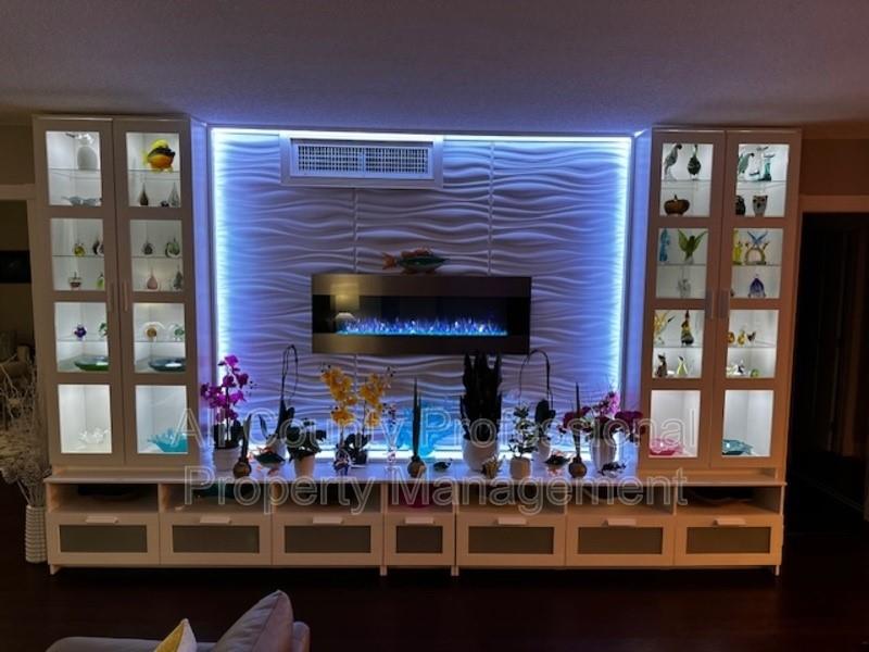 3051 N Course Dr 901