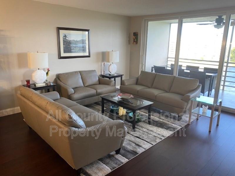 3051 N Course Dr 901