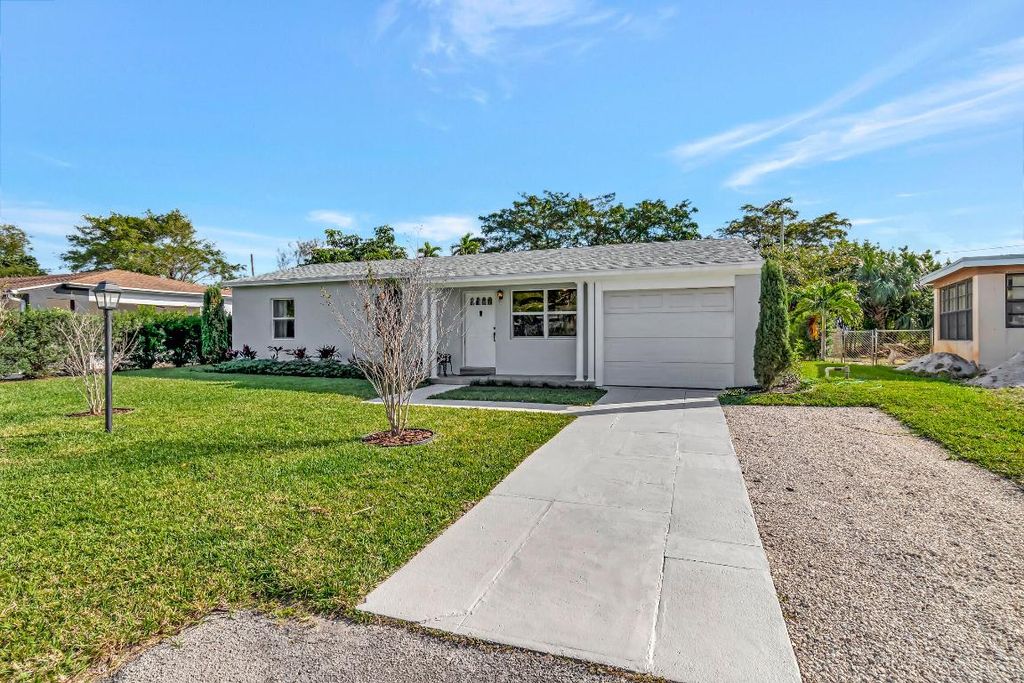 Photo of 234 NE 20th Street, Delray Beach, FL 33444 (MLS # R11158494)