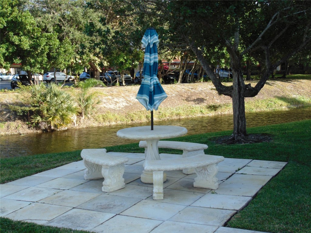 SANDALFOOT SOUTH ONE - Residential