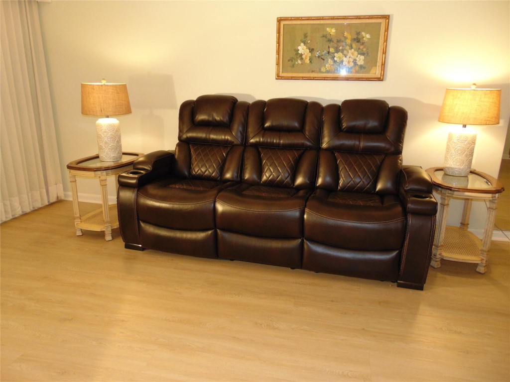 SANDALFOOT SOUTH ONE - Residential