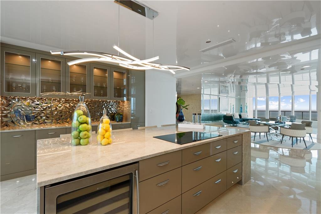 Ritz Carlton - Residential