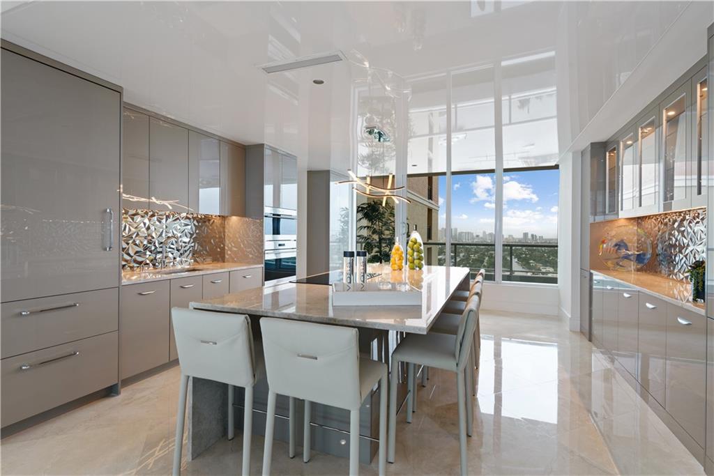 Ritz Carlton - Residential