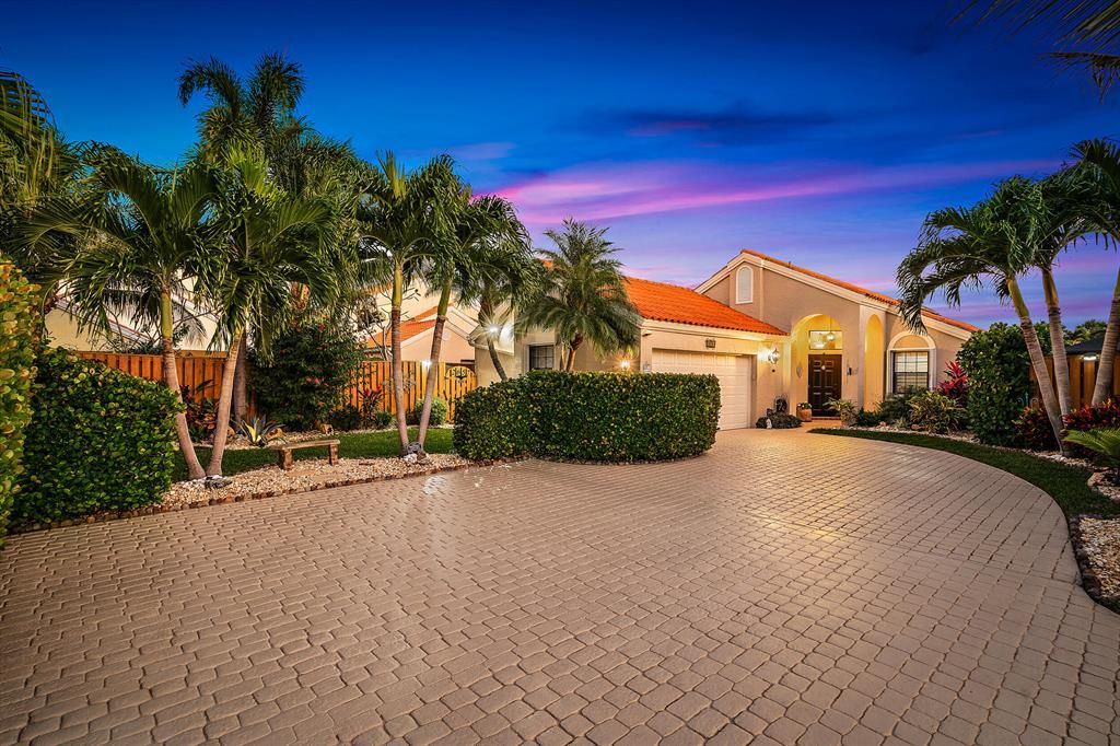 Photo of 2657 La Lique Circle, Palm Beach Gardens, FL 33410 (MLS # R10855448)