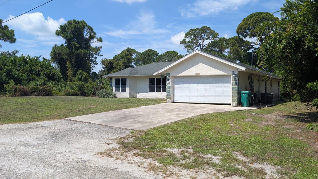 Photo of 2501 Iroquois Avenue, Fort Pierce, FL 34946 (MLS # B26066735)