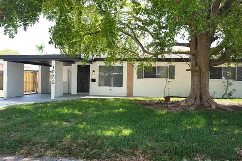 1070 SW 4th Avenue, Pompano Beach, FL MLS: R11085632