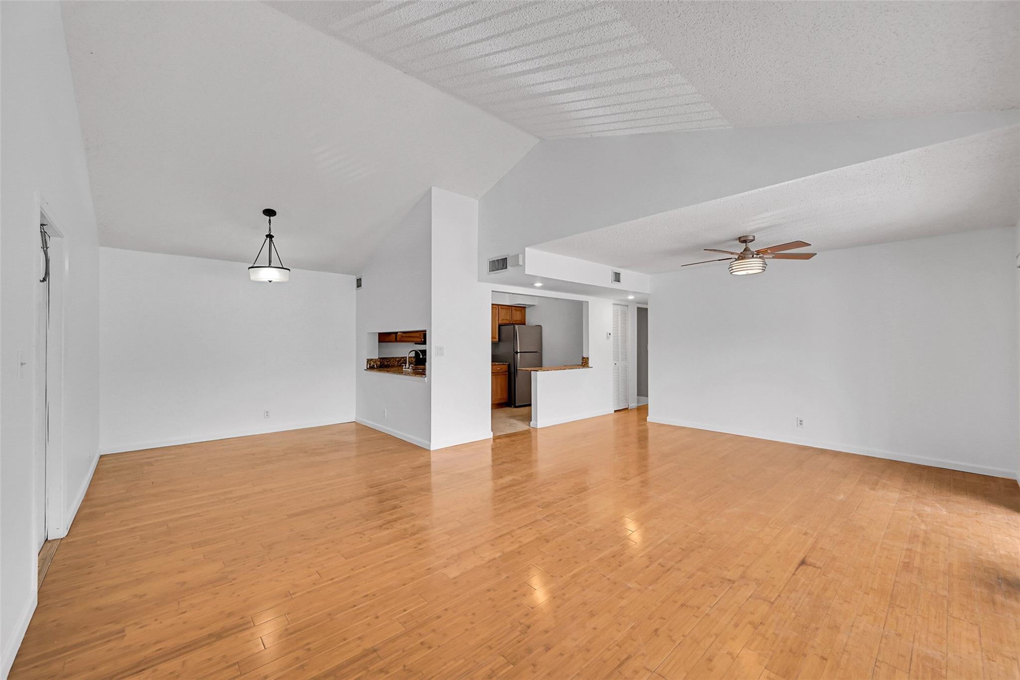 3007 N Oakland Forest Dr 302