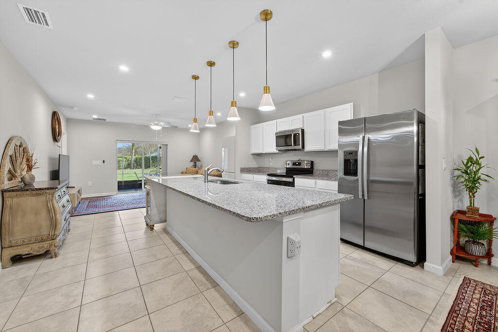 View photos, virtual tours, details... 237 Raspberry Road