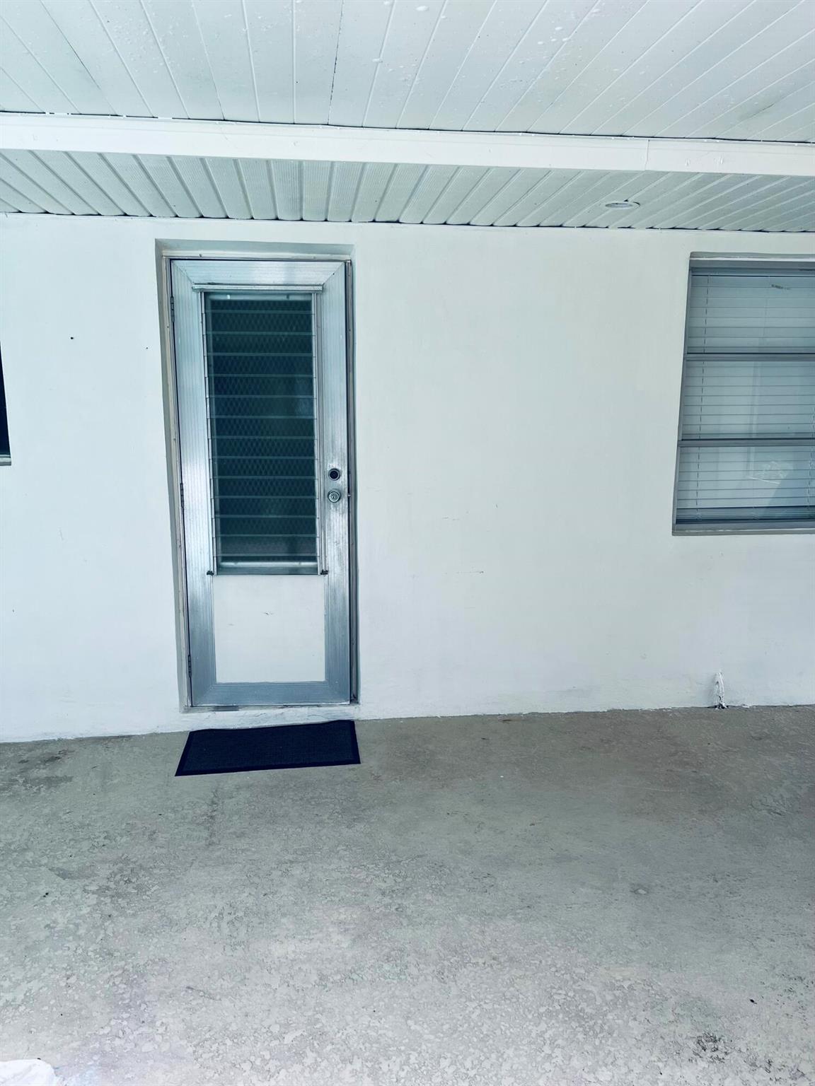 Private bedroom and 1 bath with separate entrance. POOL and washer/dryer available. Rent includes electric and city water. Can be furnished or unfurished.