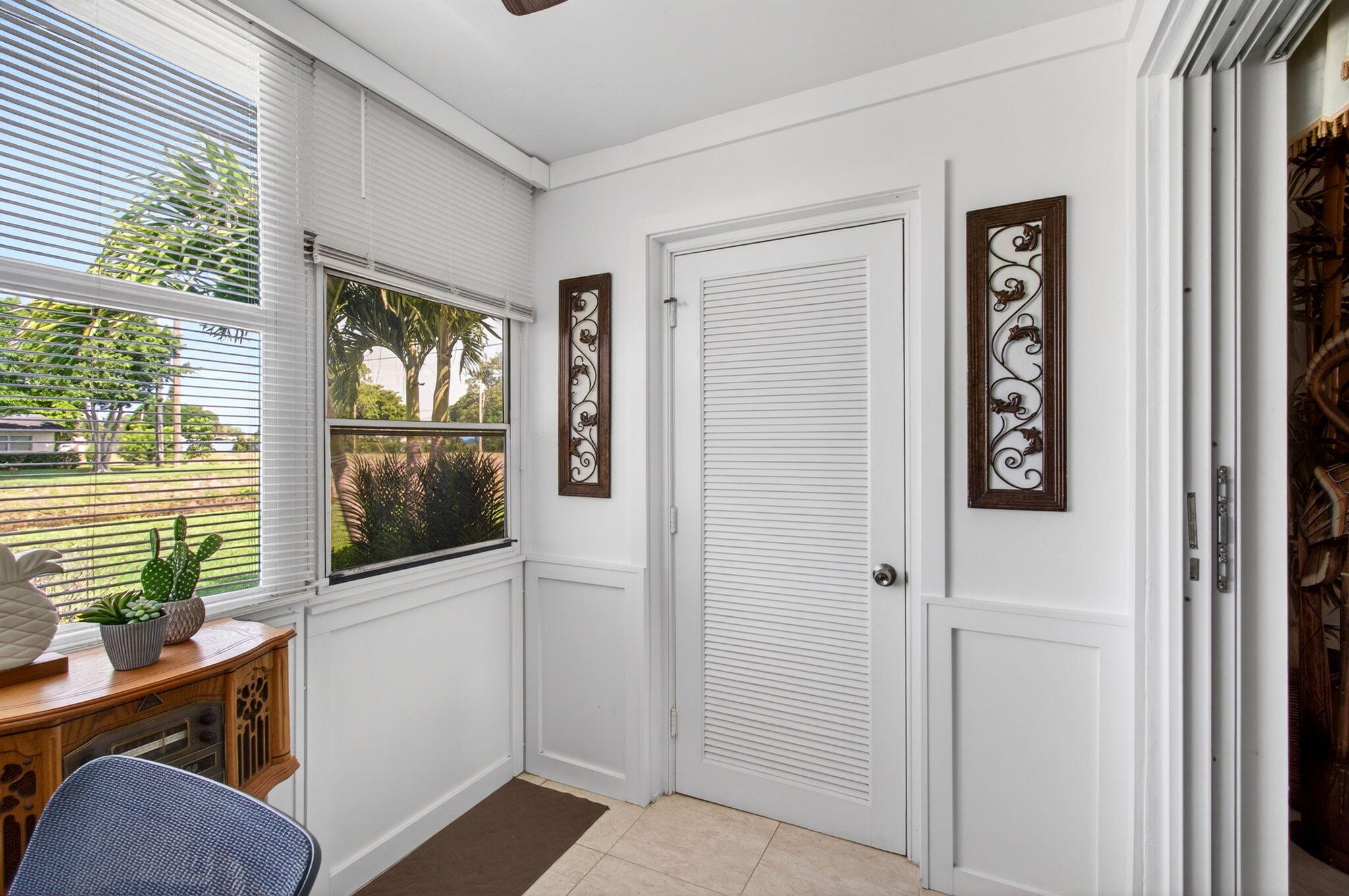 CRESTHAVEN VILLAS - Residential
