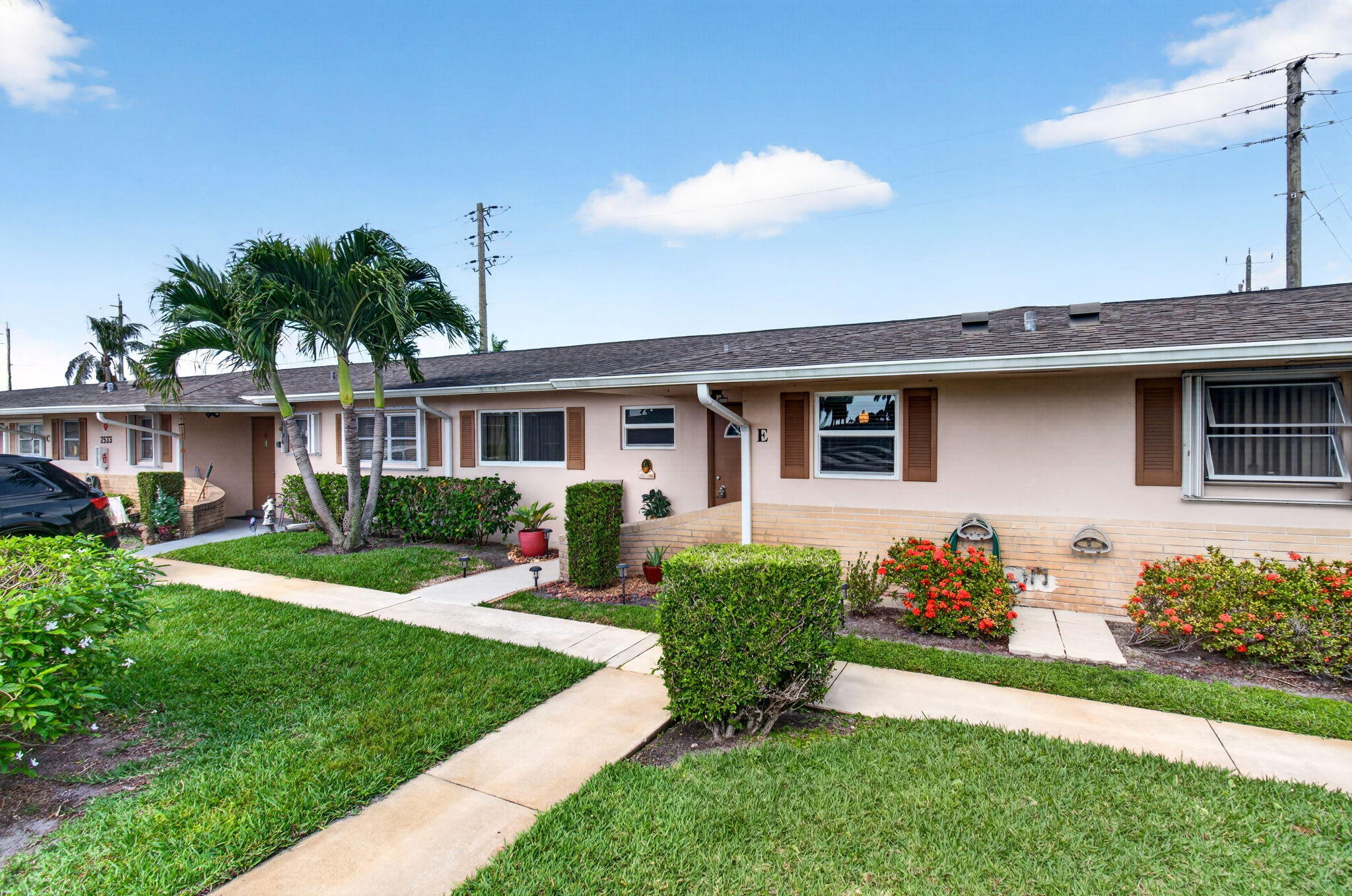 CRESTHAVEN VILLAS - Residential
