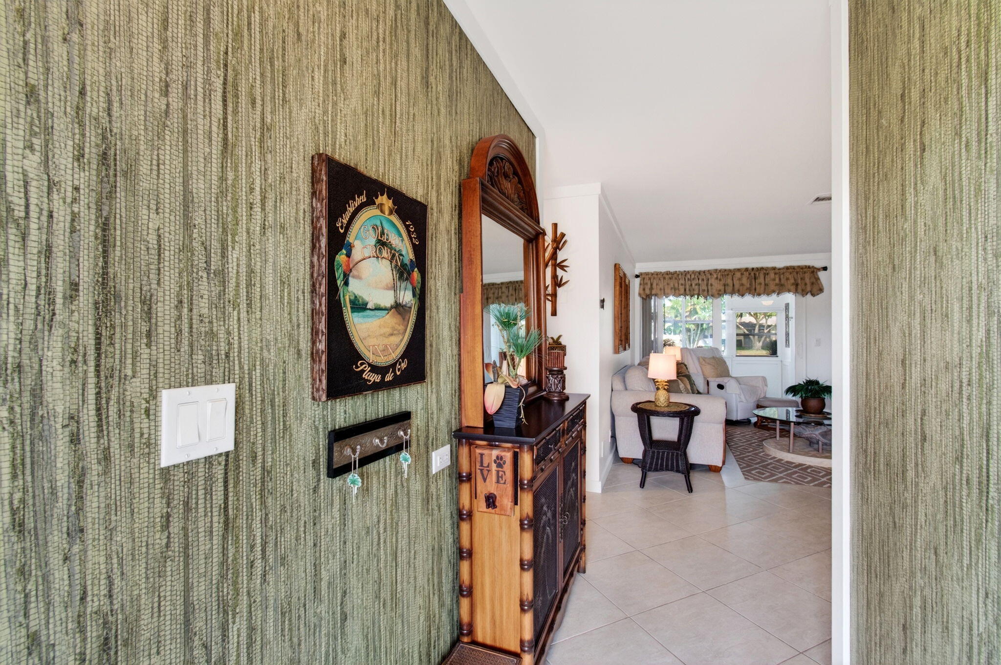 CRESTHAVEN VILLAS - Residential