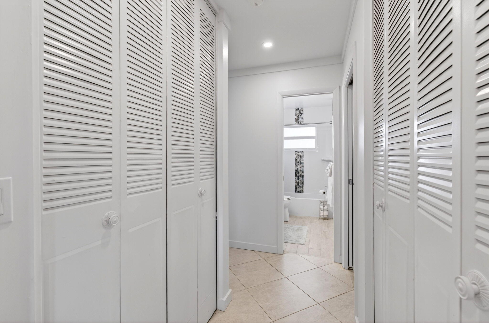 CRESTHAVEN VILLAS - Residential