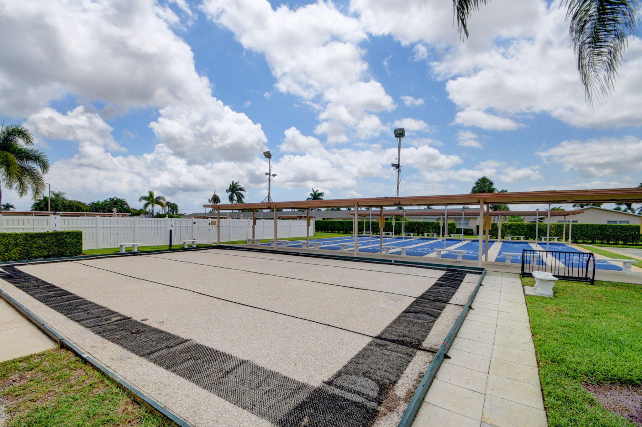 CRESTHAVEN VILLAS - Residential