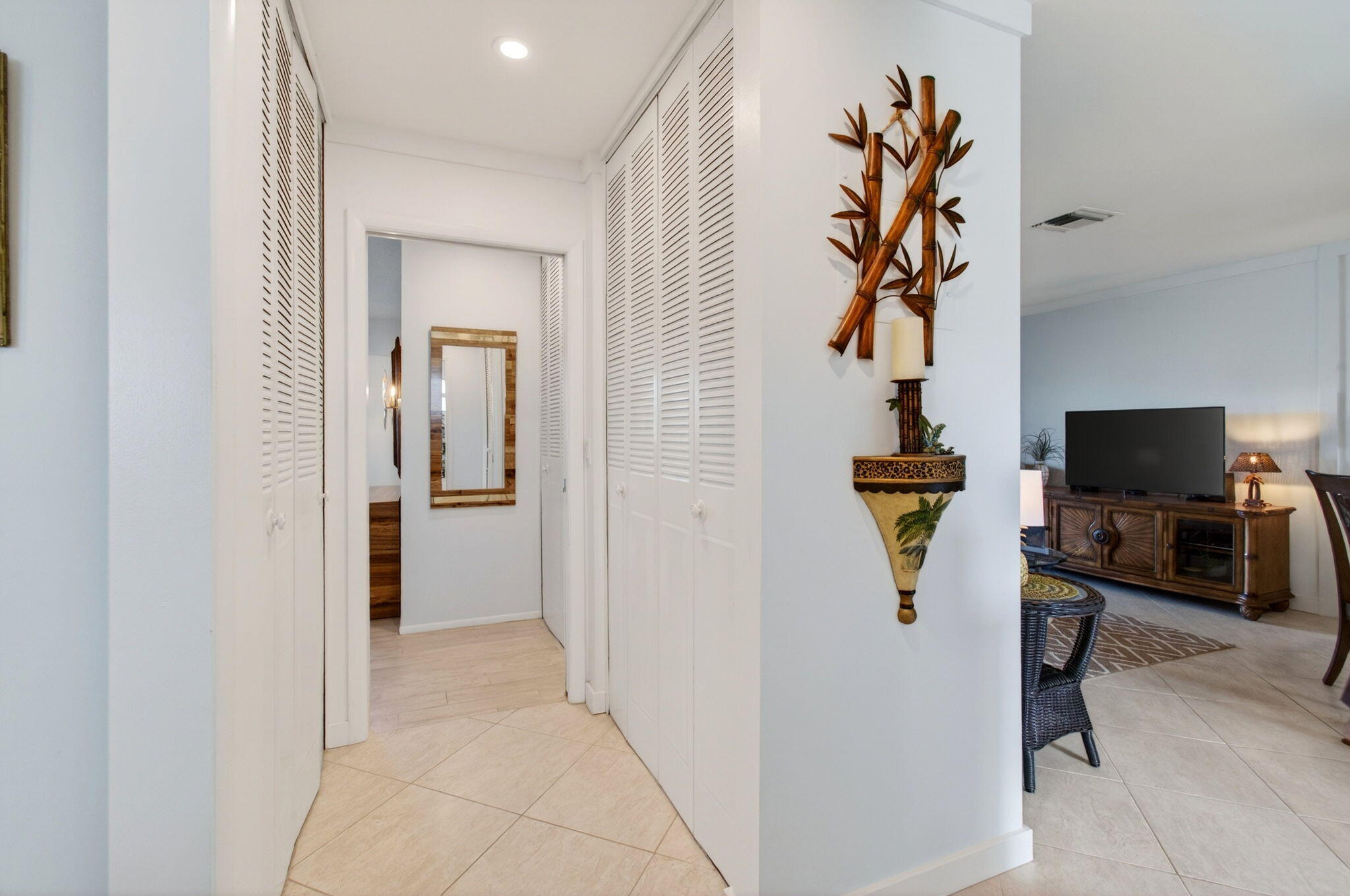 CRESTHAVEN VILLAS - Residential