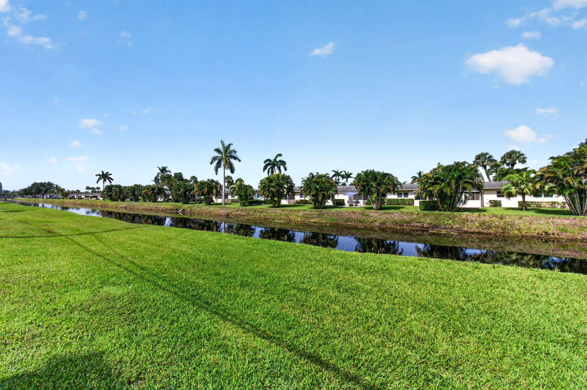 CRESTHAVEN VILLAS - Residential