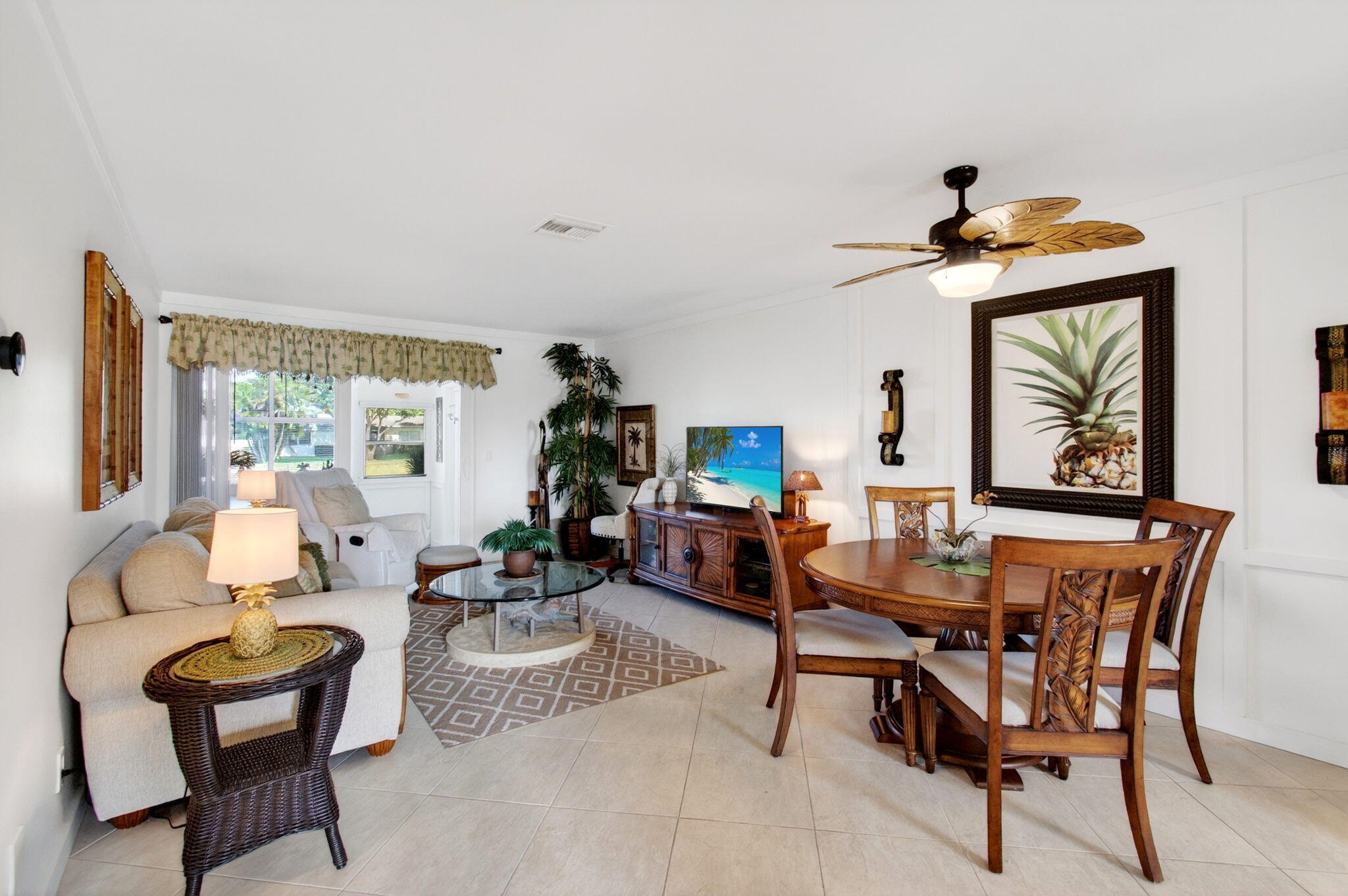CRESTHAVEN VILLAS - Residential