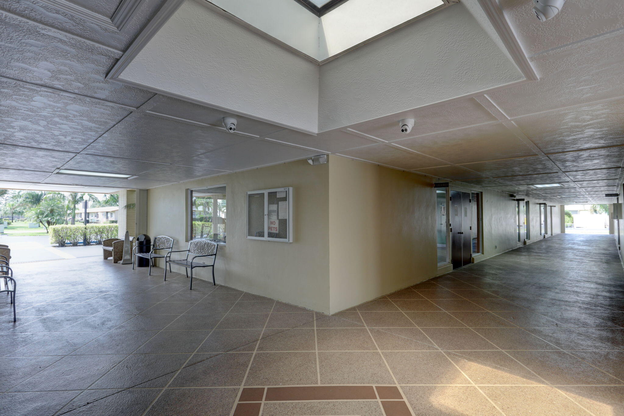 CRESTHAVEN VILLAS - Residential