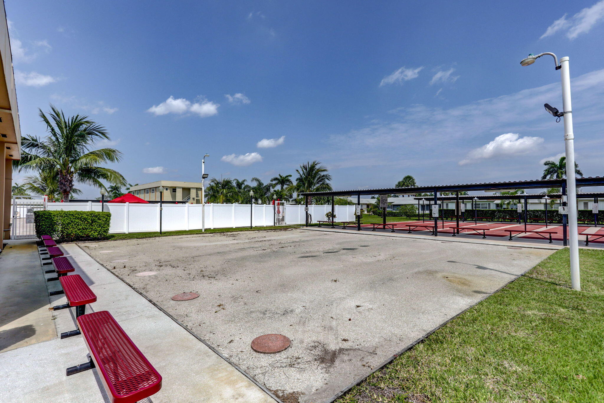 CRESTHAVEN VILLAS - Residential