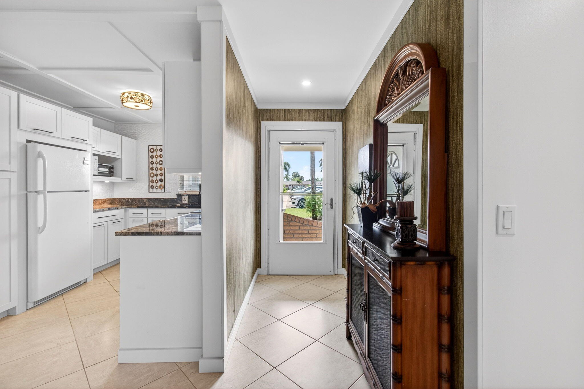 CRESTHAVEN VILLAS - Residential