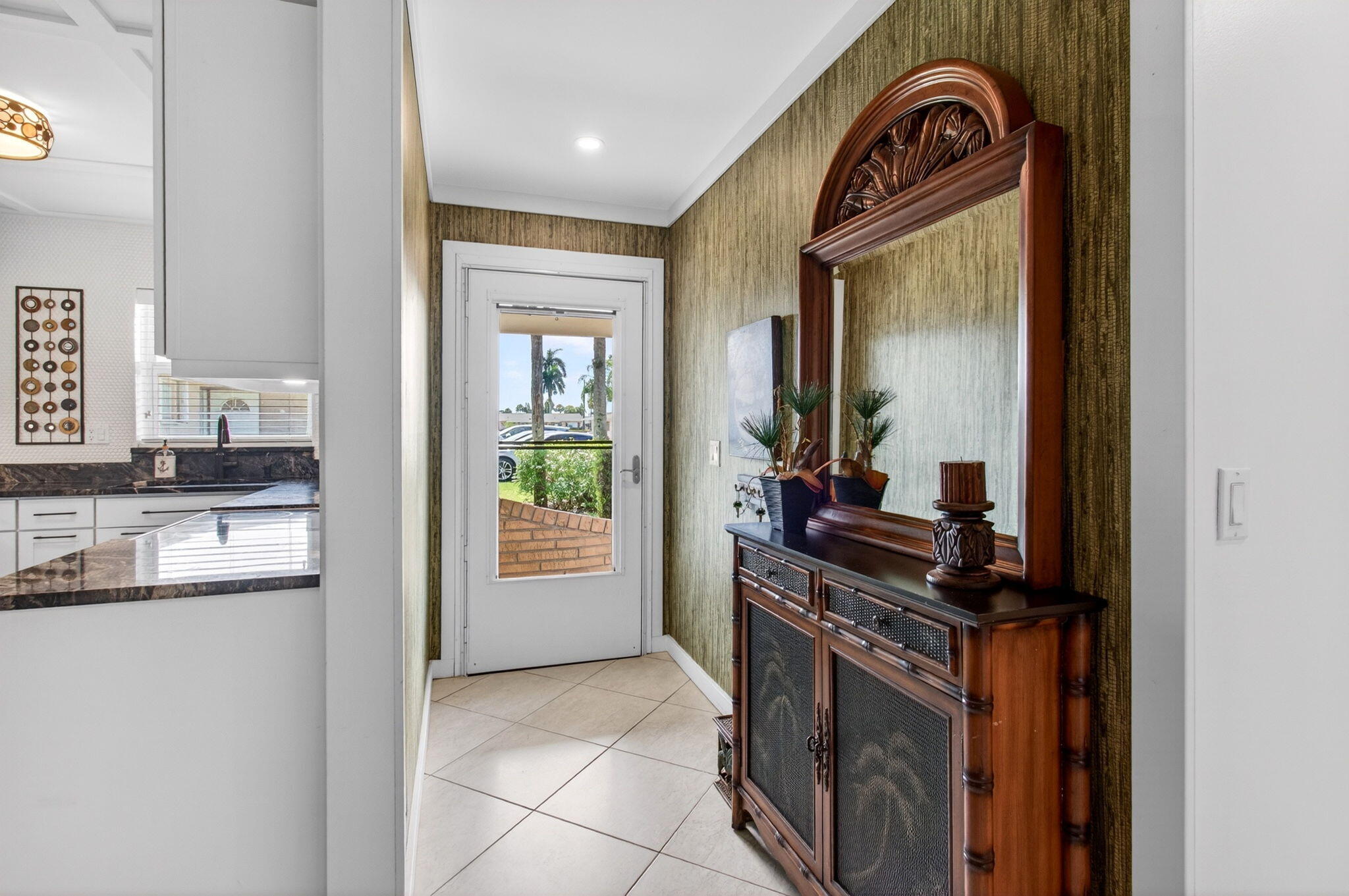 CRESTHAVEN VILLAS - Residential