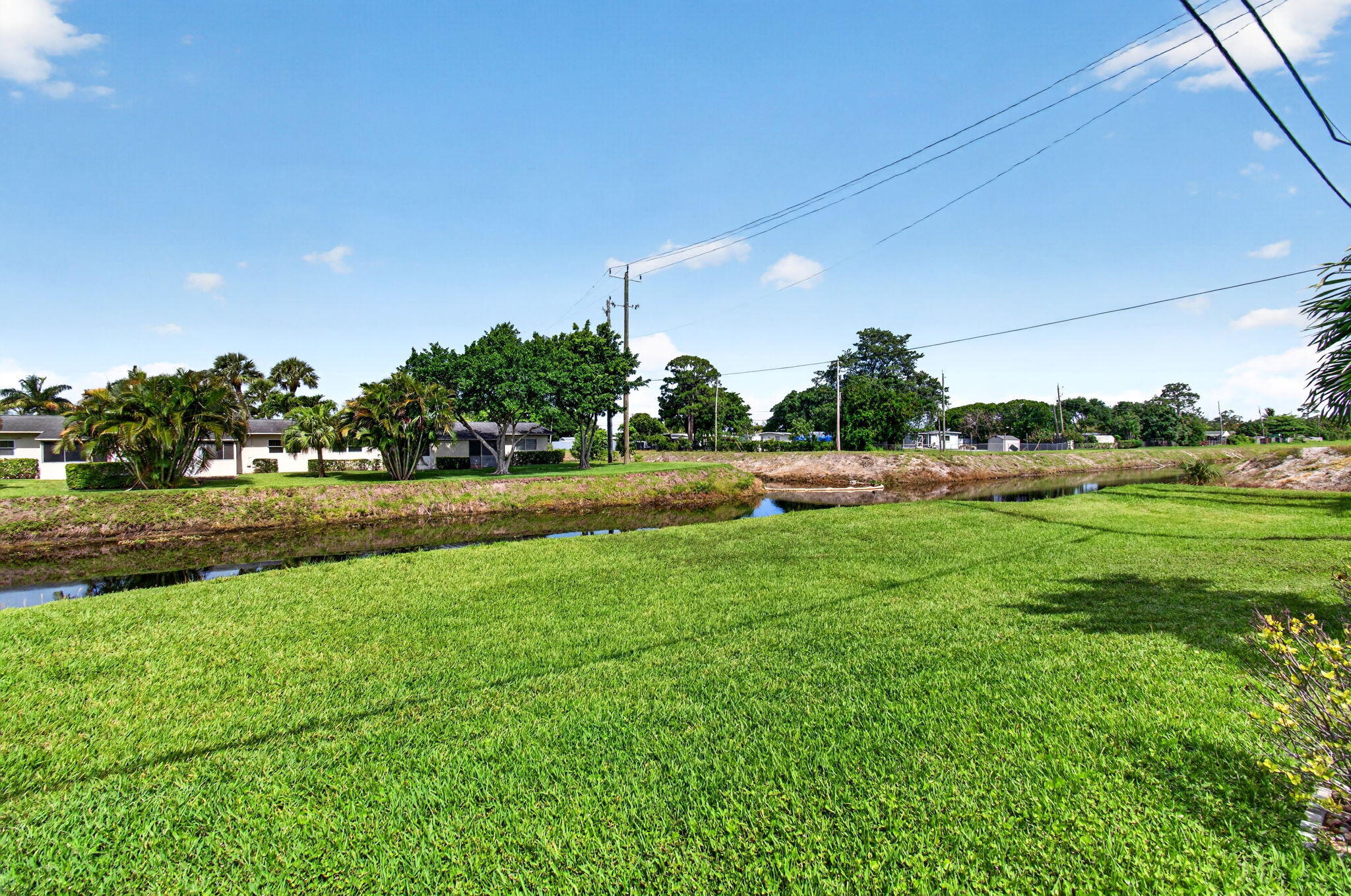 CRESTHAVEN VILLAS - Residential