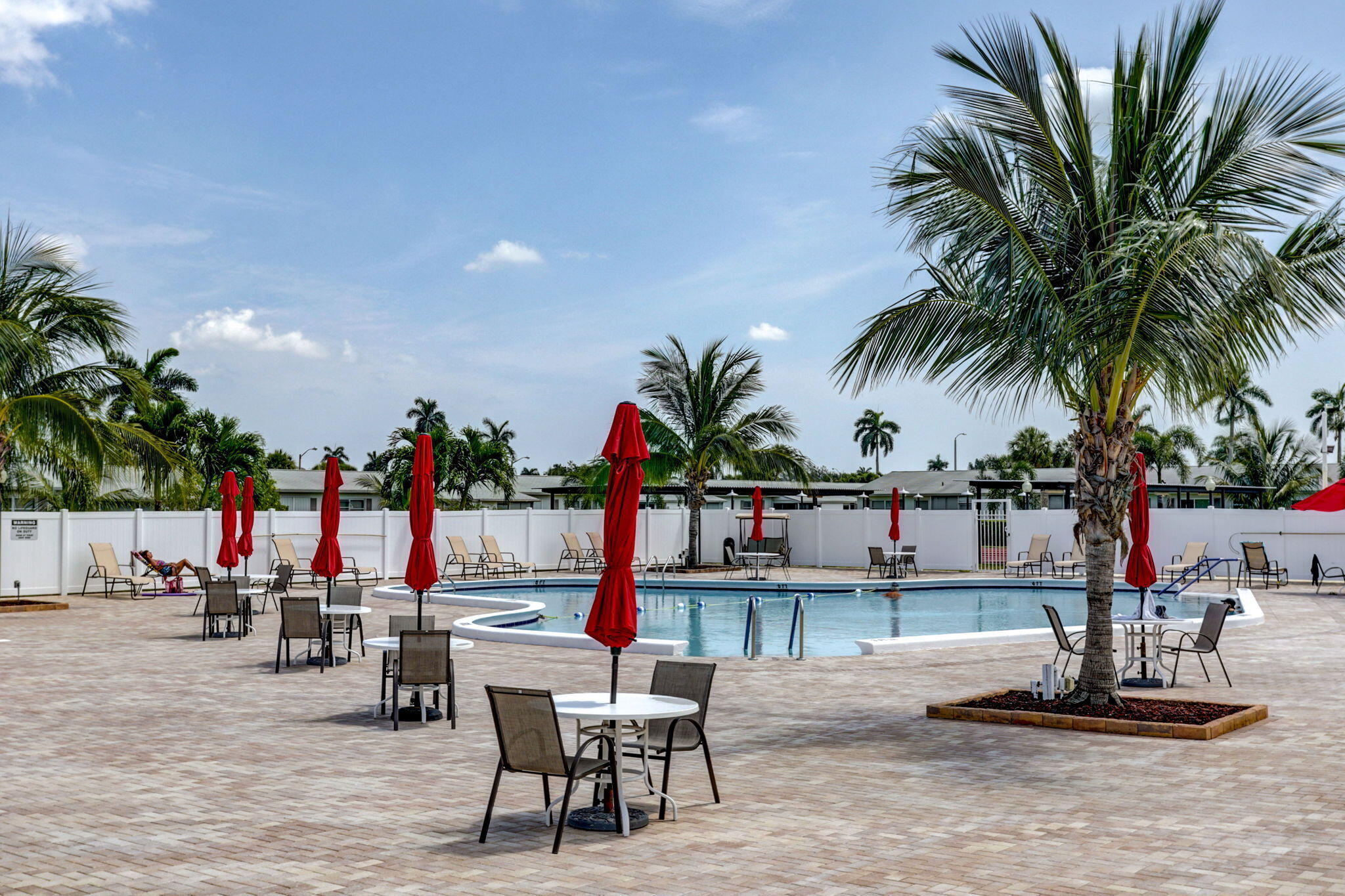 CRESTHAVEN VILLAS - Residential