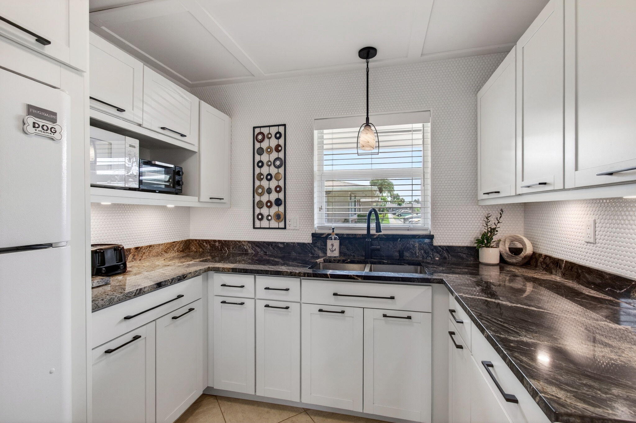CRESTHAVEN VILLAS - Residential