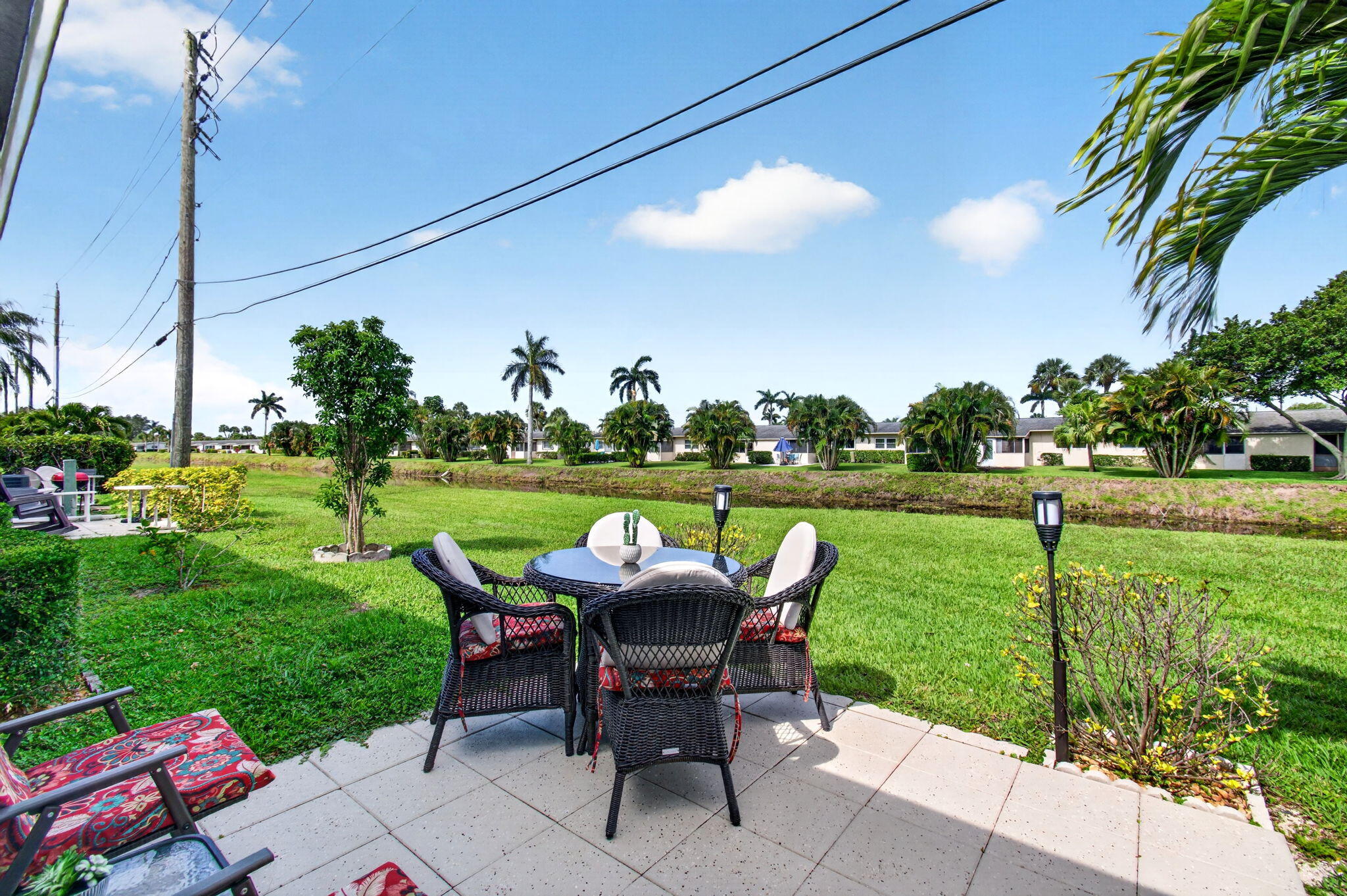 CRESTHAVEN VILLAS - Residential