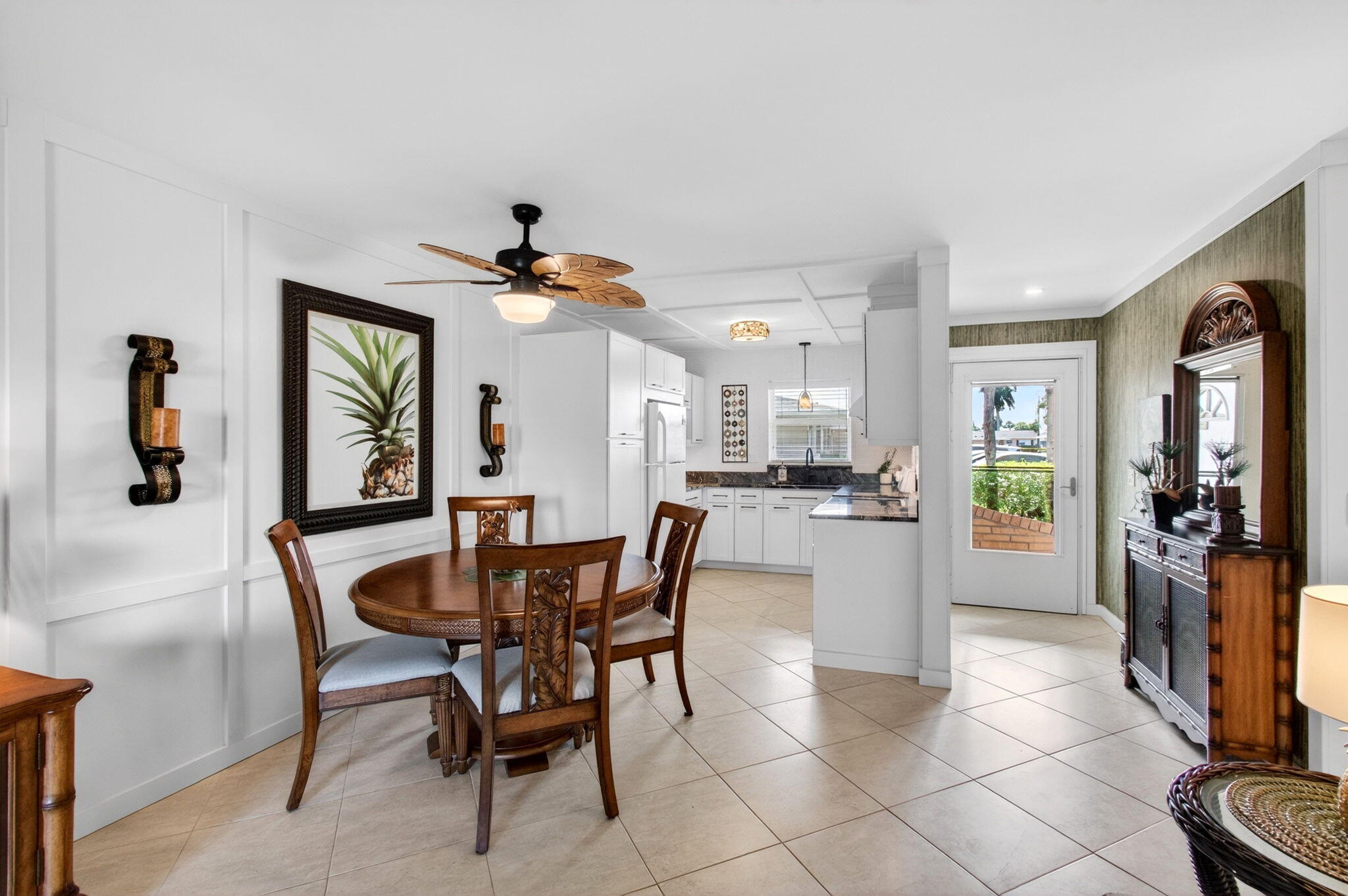 CRESTHAVEN VILLAS - Residential