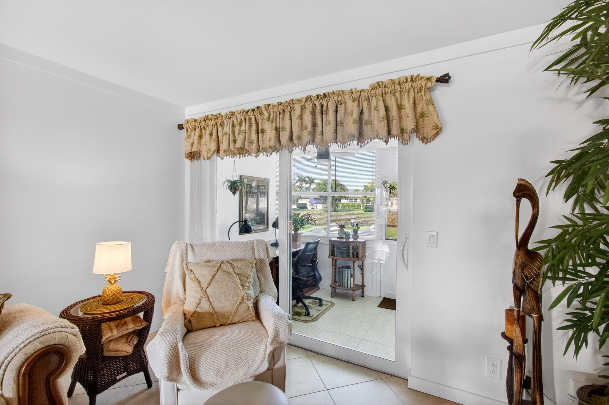 CRESTHAVEN VILLAS - Residential