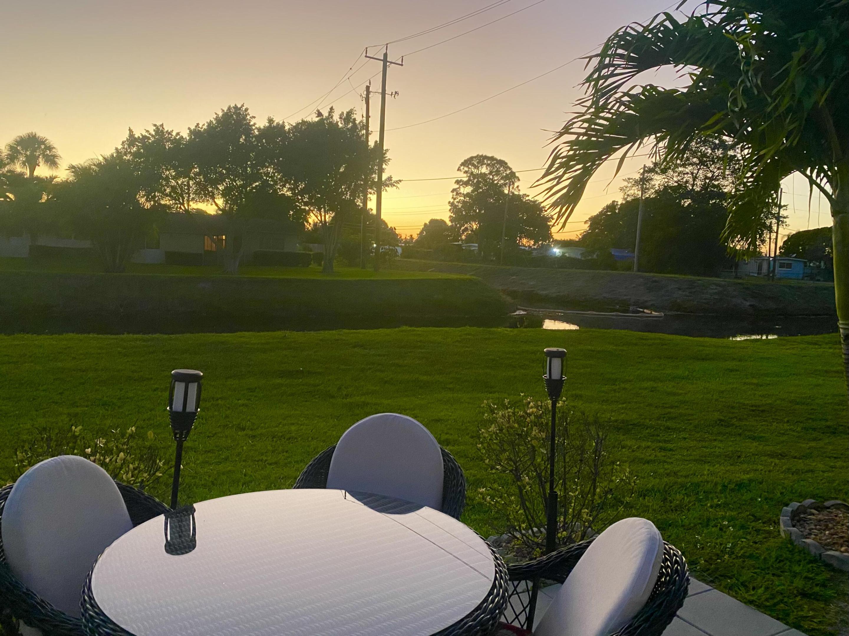 CRESTHAVEN VILLAS - Residential