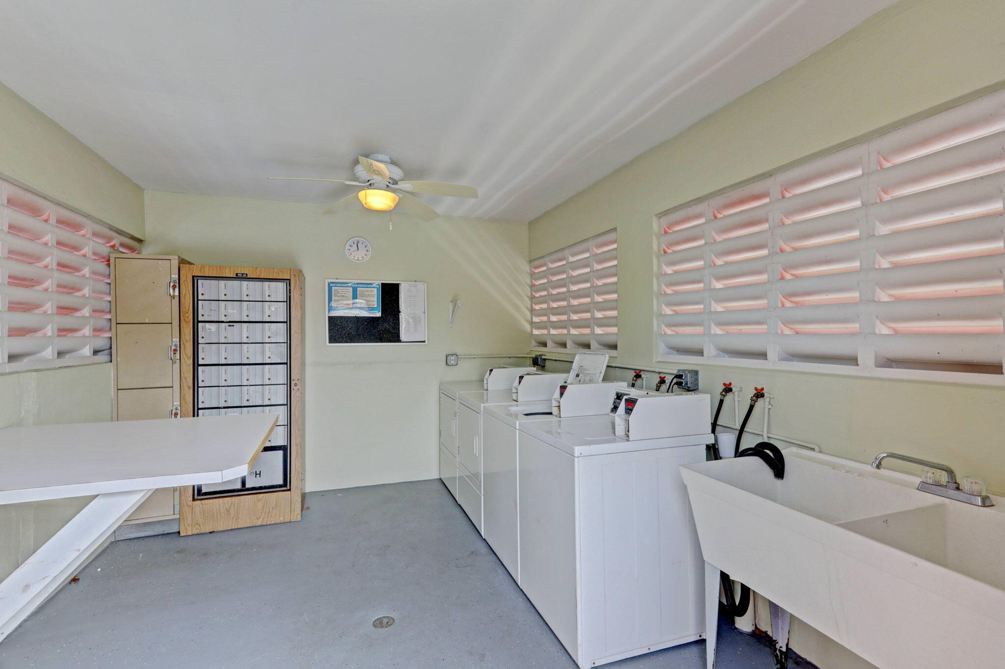 CRESTHAVEN VILLAS - Residential