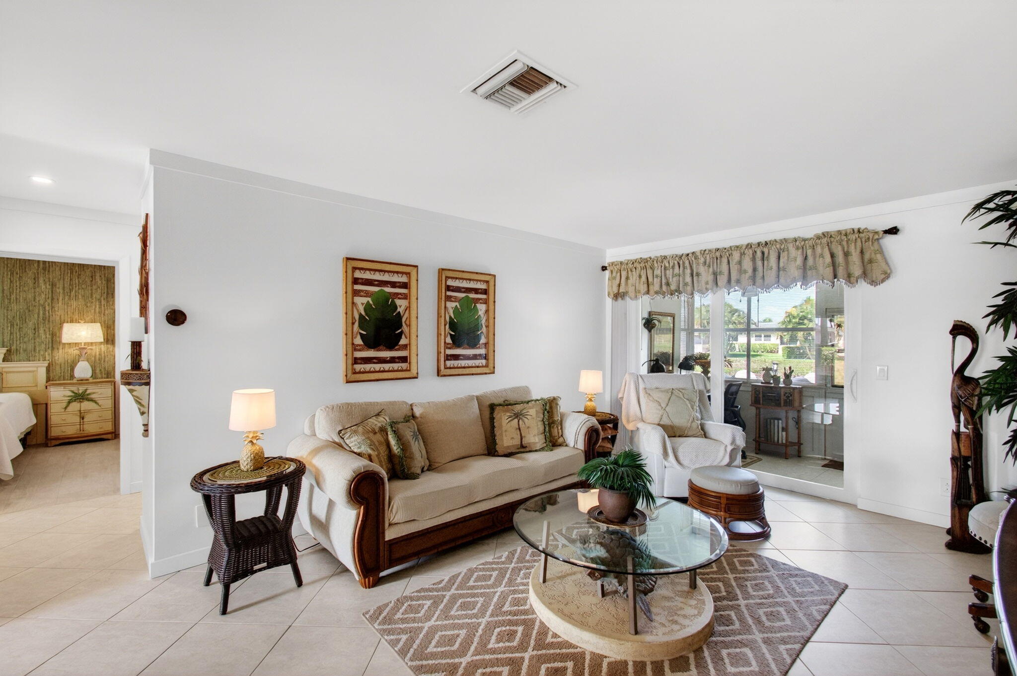 CRESTHAVEN VILLAS - Residential