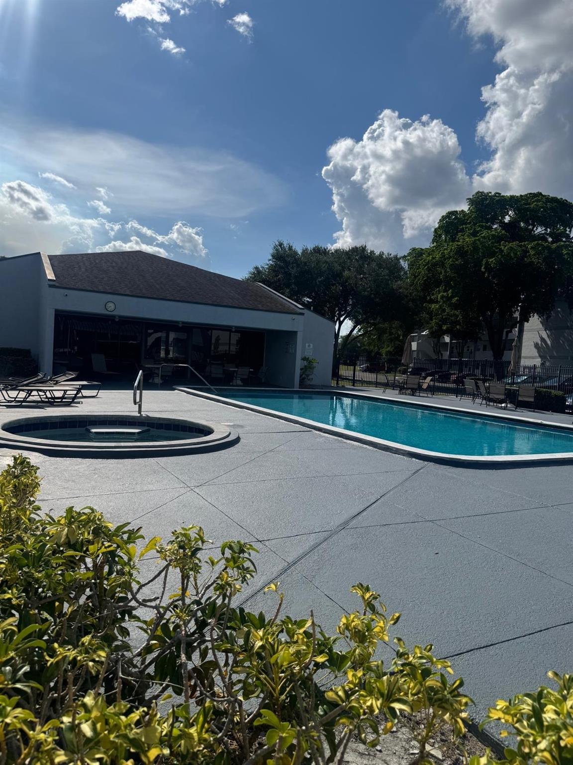 **Spectacular Fully Renovated Condo!**
Open kitchen, spacious and impeccably clean. **Water is included** in the rental price. **No pets allowed.**
Each floor has laundry facilities. The community offers a **swimming pool, clubhouse, and gym**.
Conveniently located near bus stops, major highways, shopping centers, and restaurants.
A beautiful and peaceful place to live and walk around. **Excellent school district.**
**Fast association approval!**