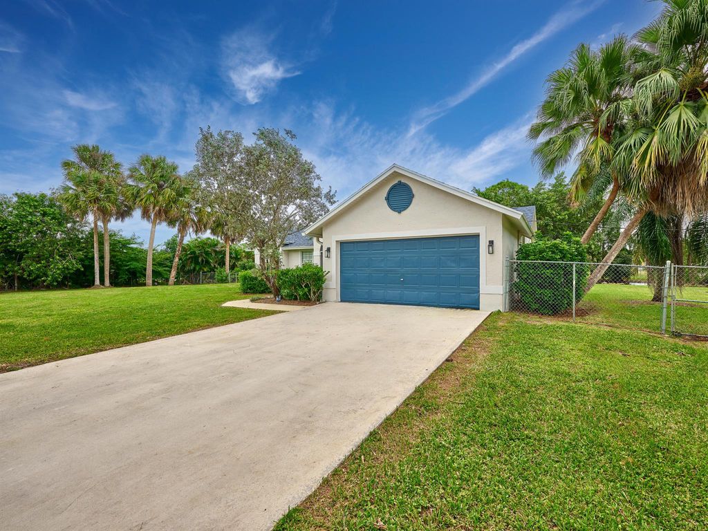 Photo of 17567 84th Court N, Loxahatchee, FL 33470 (MLS # R11029519)
