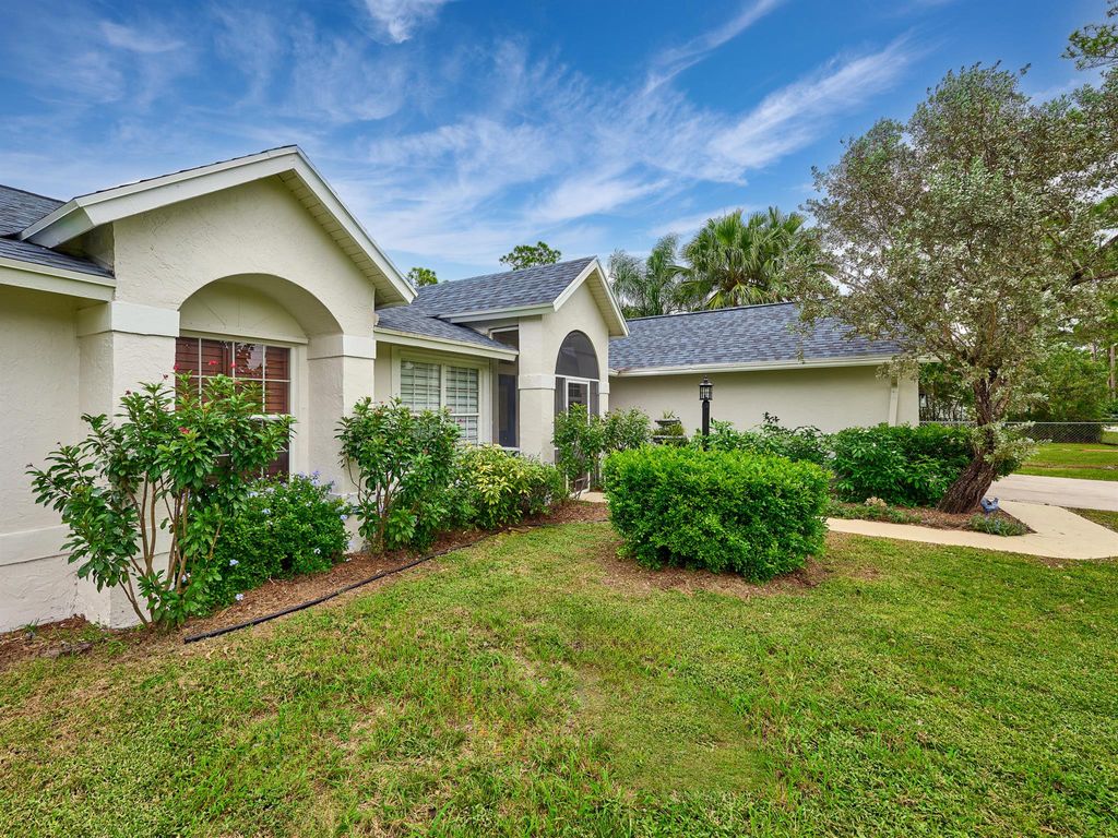 Photo of 17567 84th Court N, Loxahatchee, FL 33470 (MLS # R11029519)