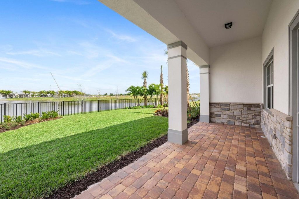 Photo of 10393 Northbrook Circle #10393, Palm Beach Gardens, FL 33412 (MLS # R11084215)