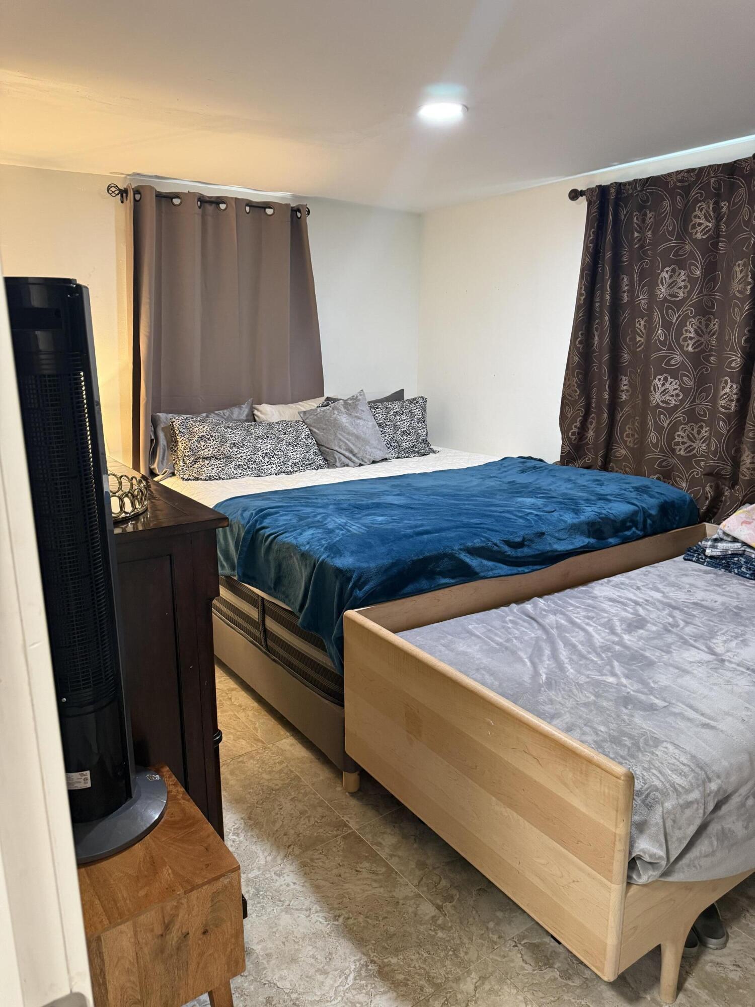 GRAMERCY PARK UNIT 2 - Residential