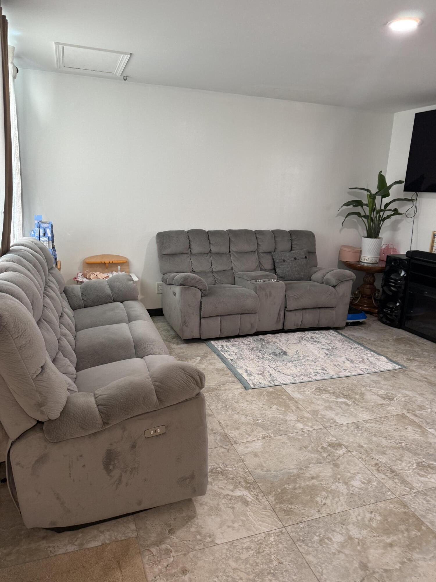 GRAMERCY PARK UNIT 2 - Residential