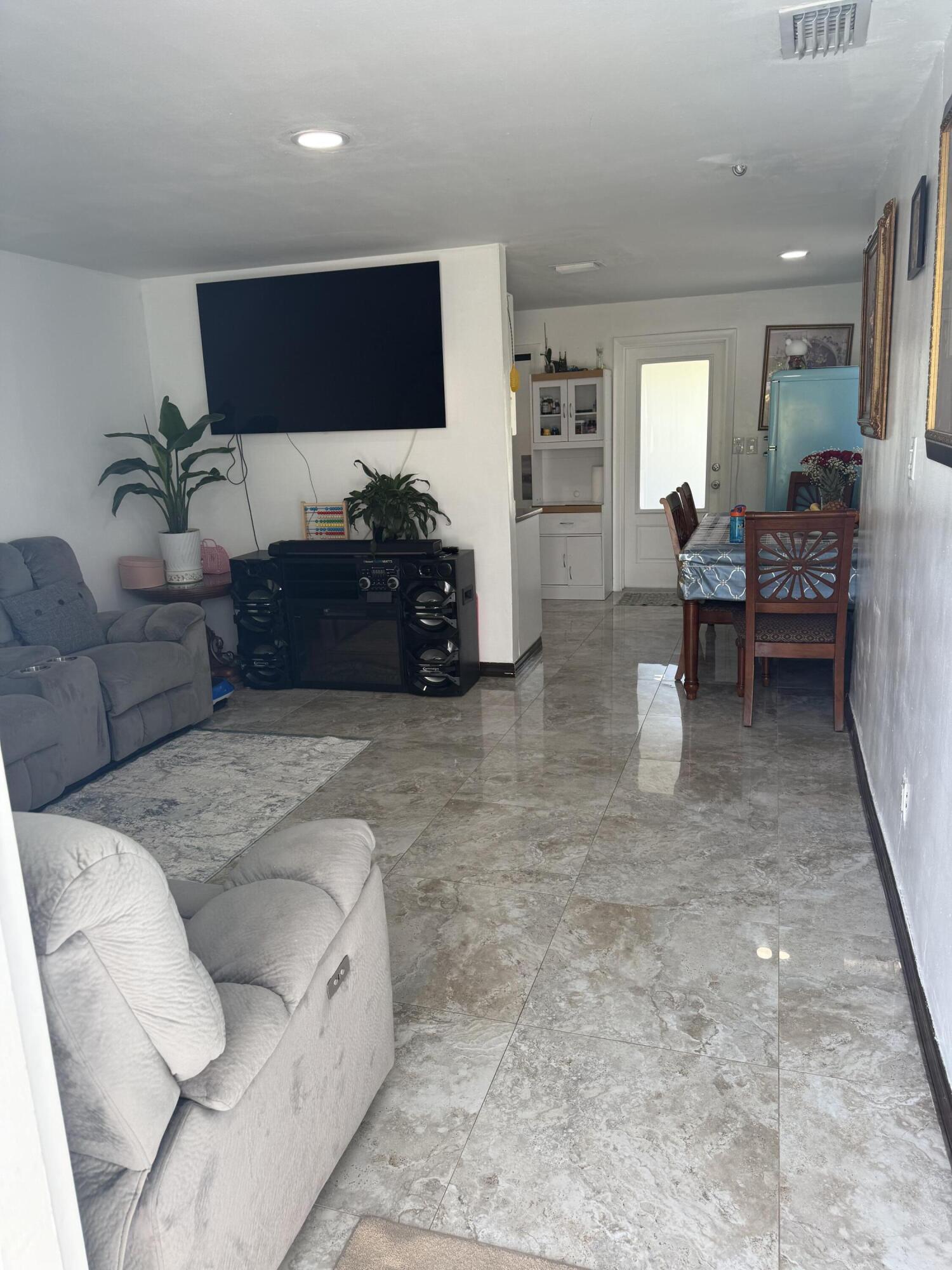 GRAMERCY PARK UNIT 2 - Residential