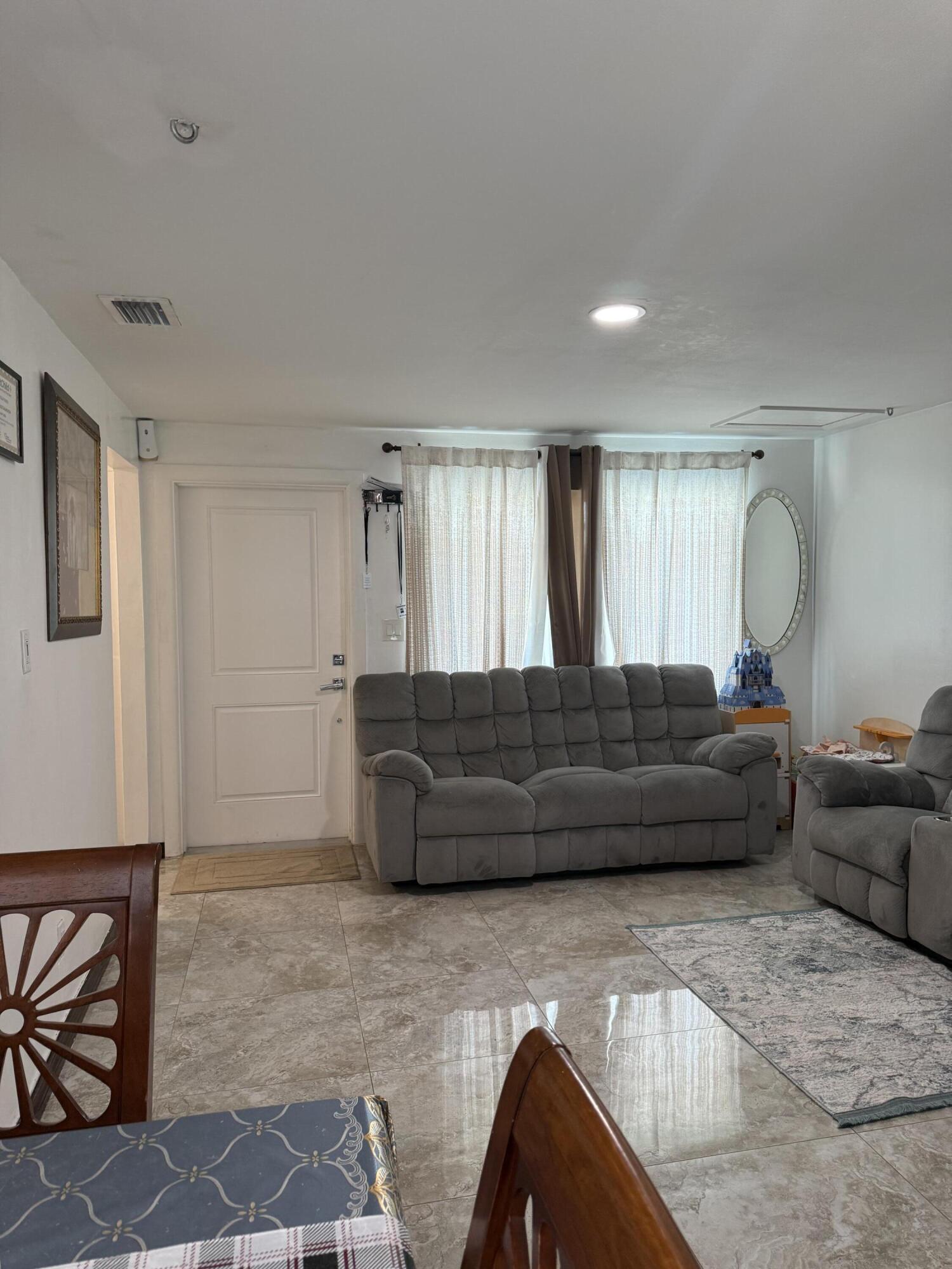 GRAMERCY PARK UNIT 2 - Residential