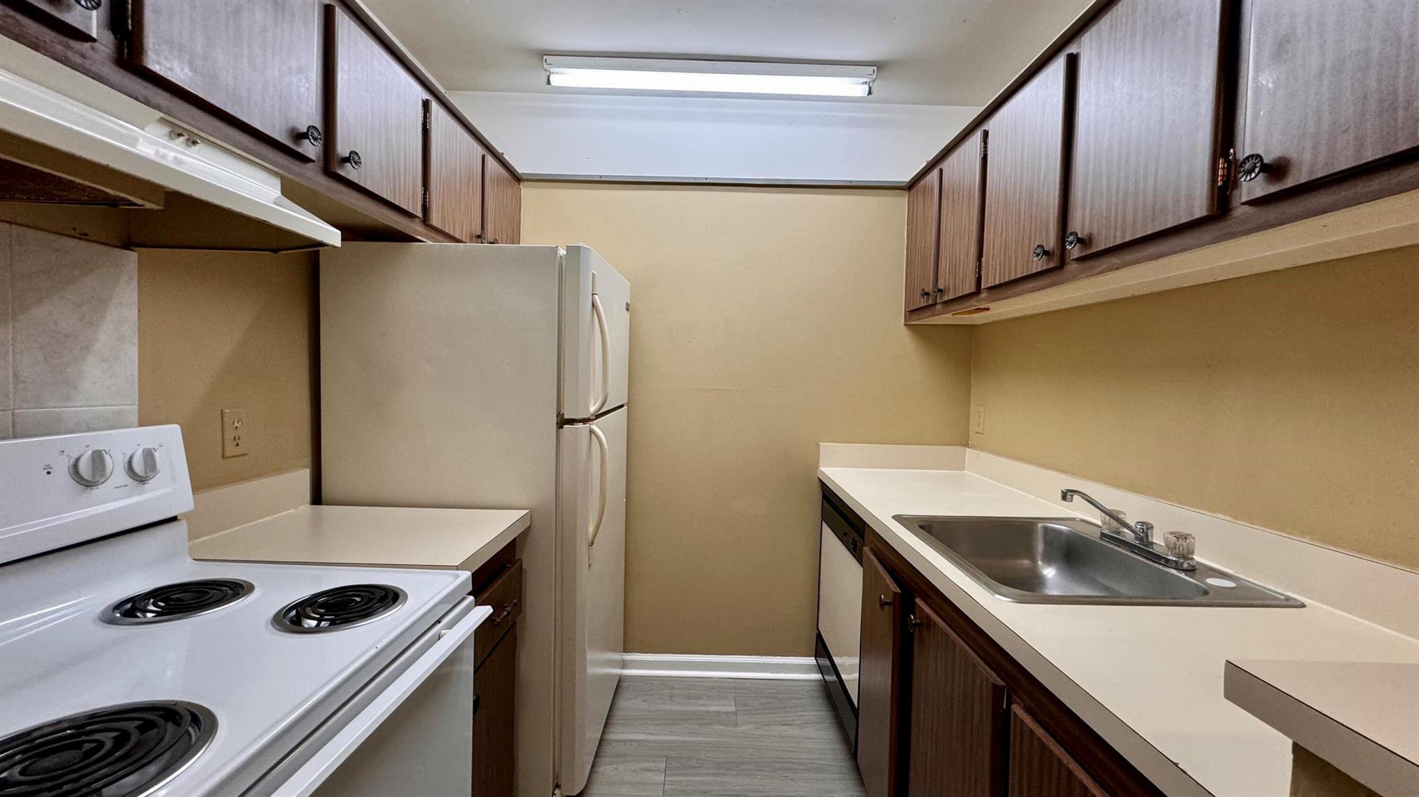 1500 N Congress Avenue A14, West Palm Beach, FL, 33401/$144,000 3 1500 N Congress Avenue A14