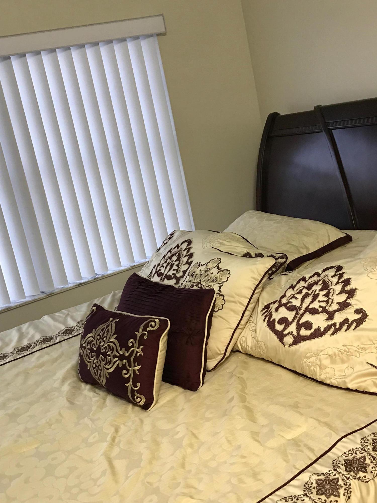 ENGLEWOOD MANOR - Residential