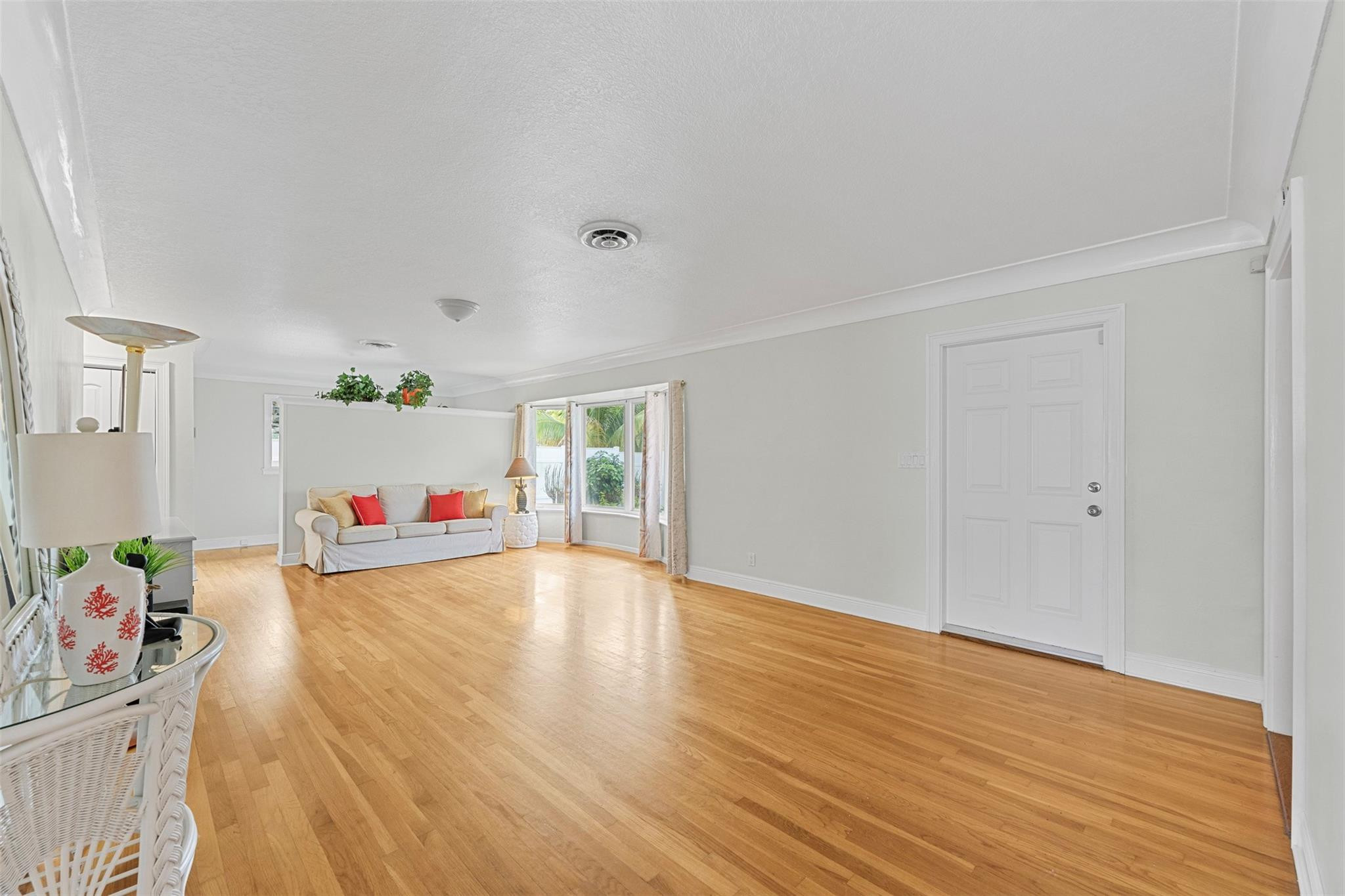 5284 NE 18th Terrace