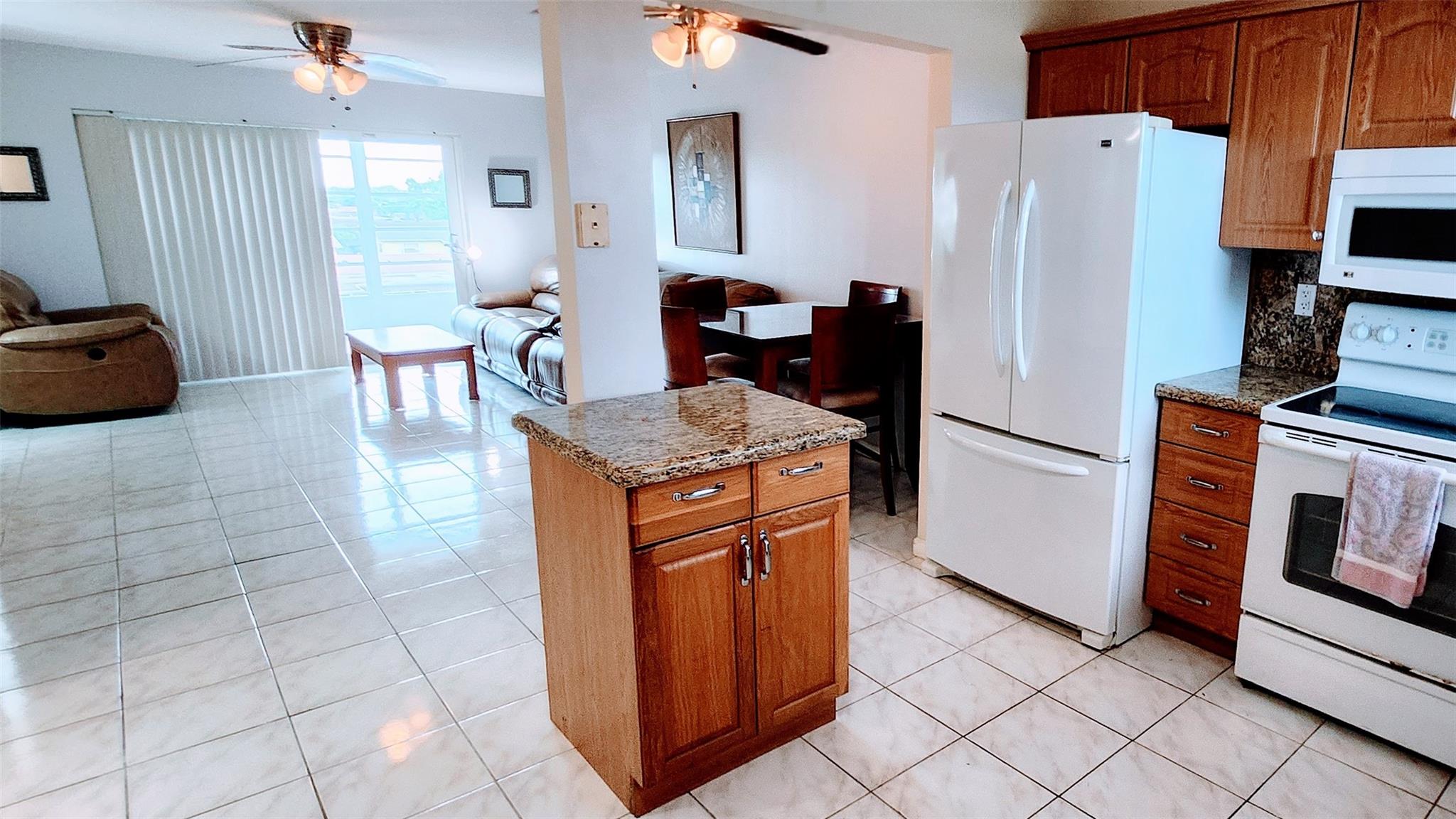 2721 N Pine Island Rd 309