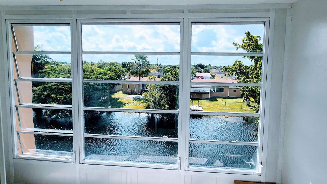 SUNRISE LAKES PHASE 3 - Residential