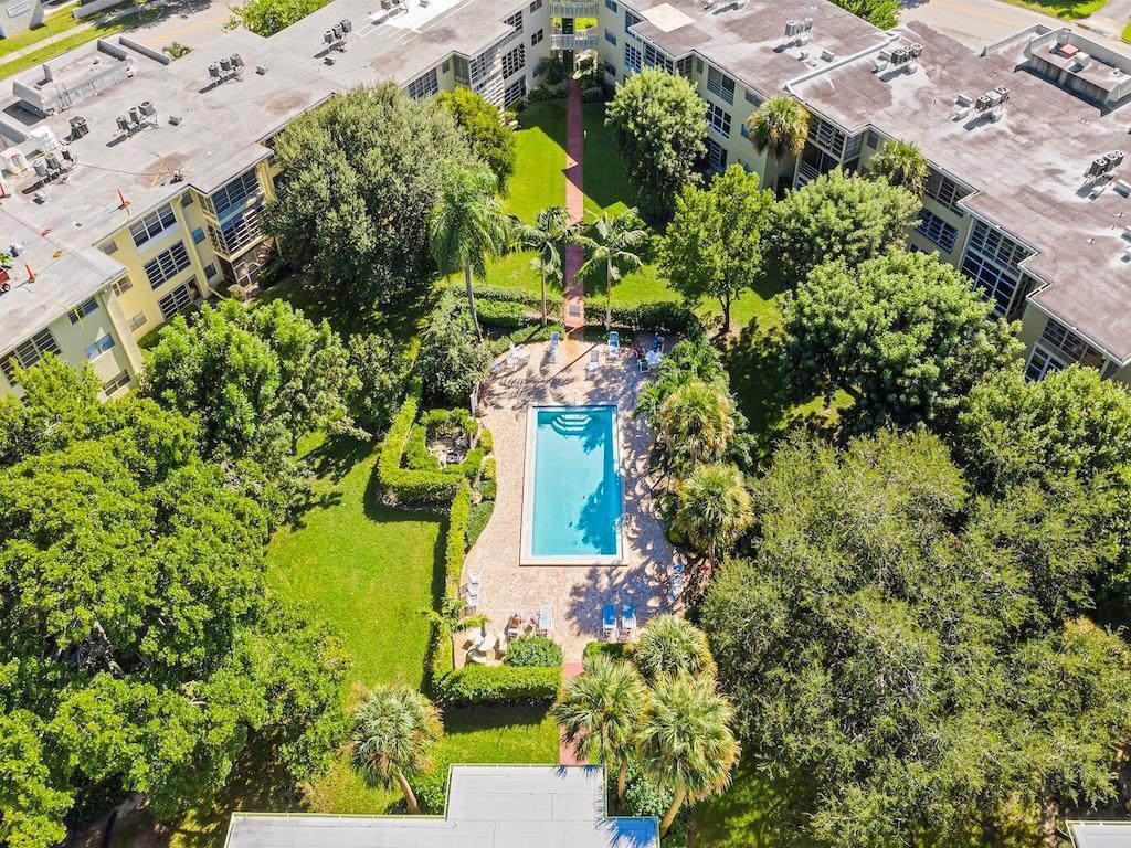 ''''''ROYAL PARK BLDGS E, W & N'''''' - Residential Lease